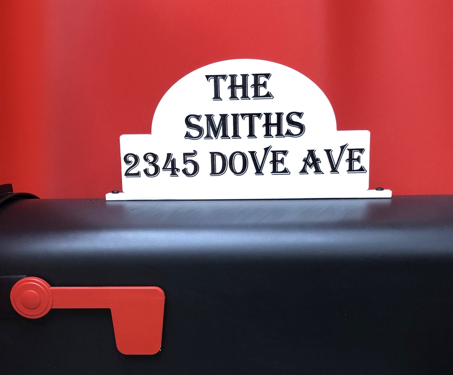 Personalized mailbox topper